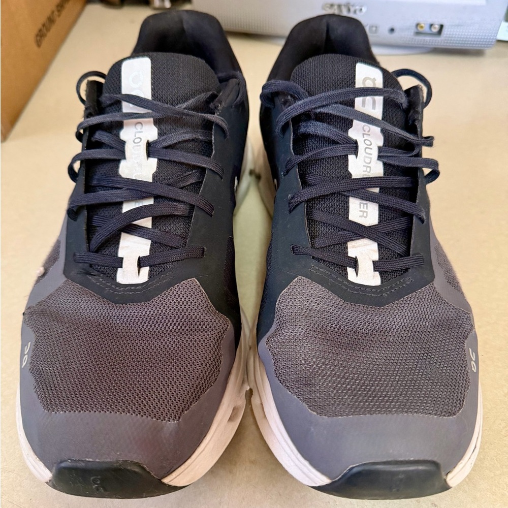 Mens 11 On Cloud Cloudrunner Shoes Eclipse/Frost … - image 4